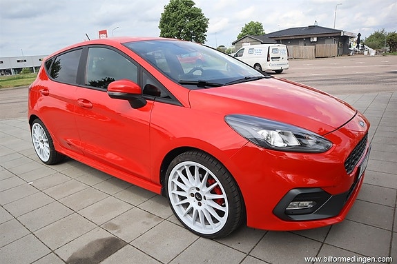 Ford Fiesta 8 of 17
