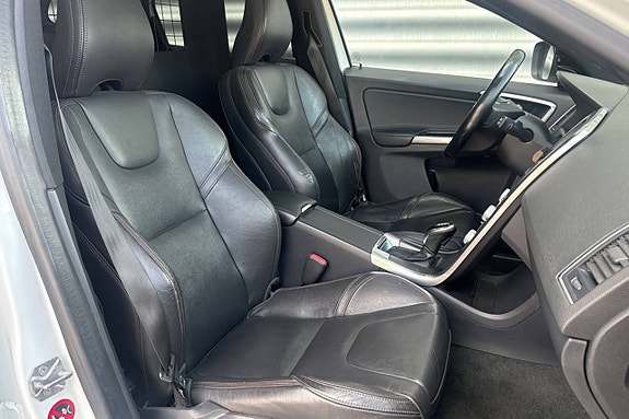 Volvo XC60 10 of 12
