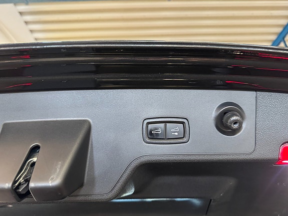 Porsche Panamera 4 26 of 26