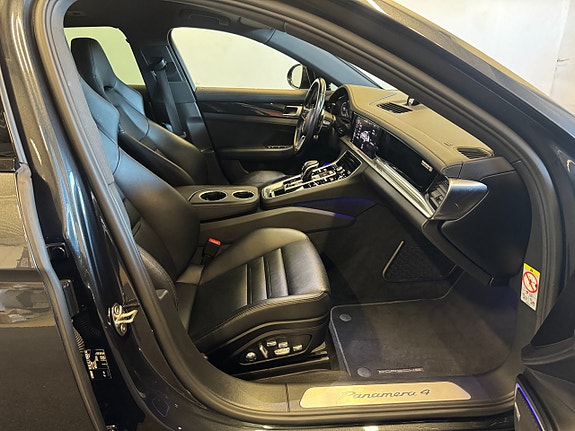 Porsche Panamera 4 9 of 26