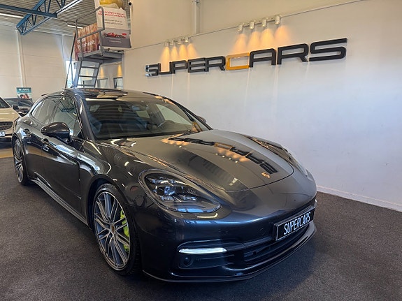Porsche Panamera 4 2 of 26