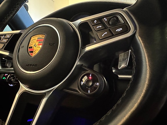 Porsche Panamera 4 24 of 26