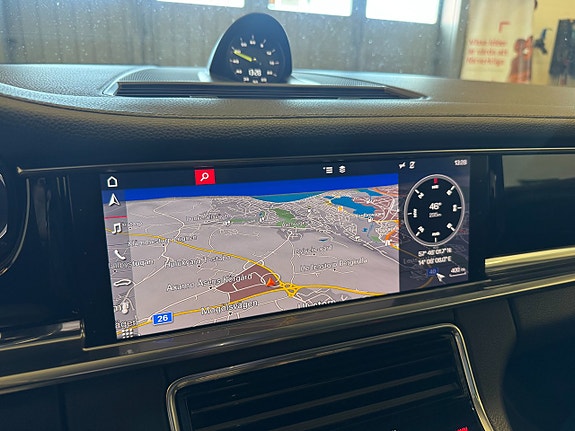 Porsche Panamera 4 19 of 26