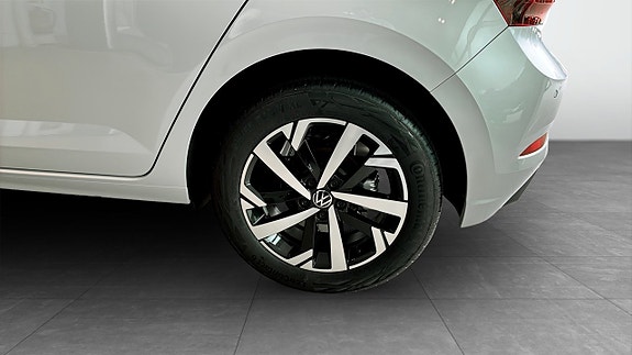 Volkswagen Polo 6 of 12