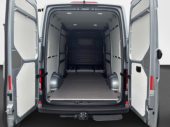 Volkswagen Crafter 12 of 12