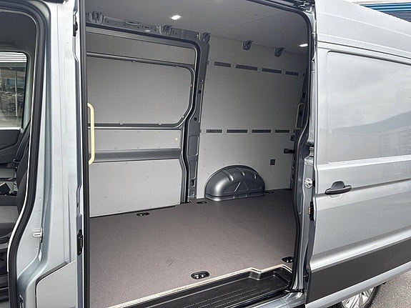 Volkswagen Crafter 11 of 12