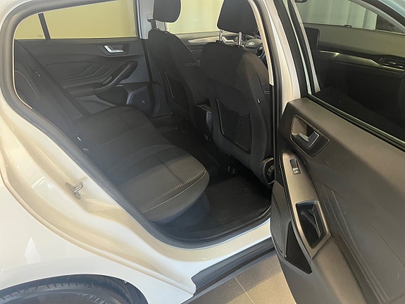Ford Focus 8 of 21