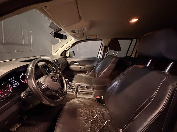Volkswagen Amarok 8 of 12