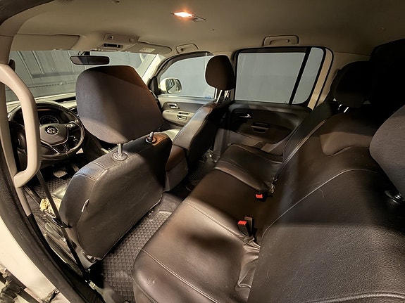 Volkswagen Amarok 10 of 12