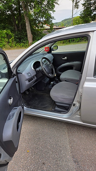 Nissan Micra 7 of 8