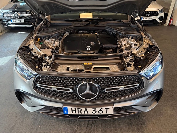 Mercedes-Benz GLC300 de 29 of 30