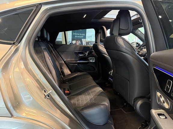 Mercedes-Benz GLC300 de 26 of 30