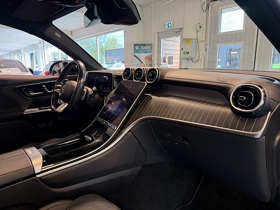 Mercedes-Benz GLC300 de 8 of 30