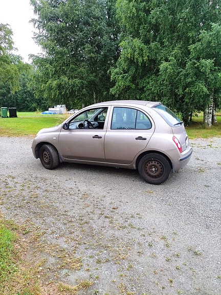 Nissan Micra 2 of 6