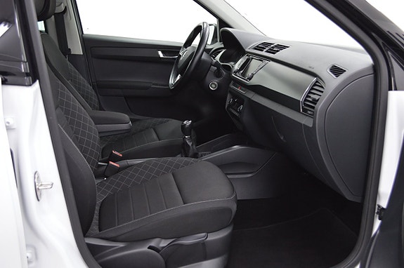 Skoda Fabia 8 of 23