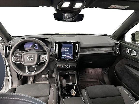 Volvo XC40 8 of 10