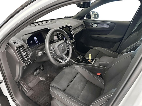Volvo XC40 6 of 10