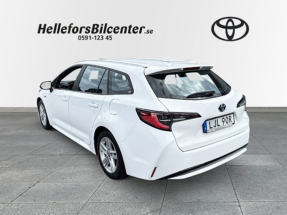 Toyota Corolla 2 of 21