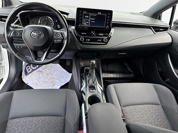 Toyota Corolla 8 of 21