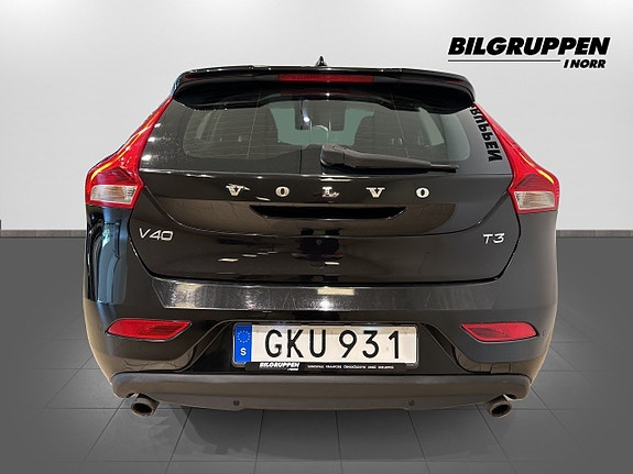 Volvo V40 5 of 15