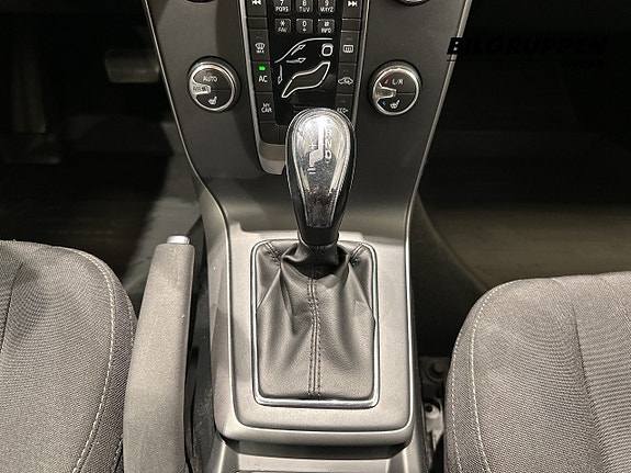 Volvo V40 12 of 15