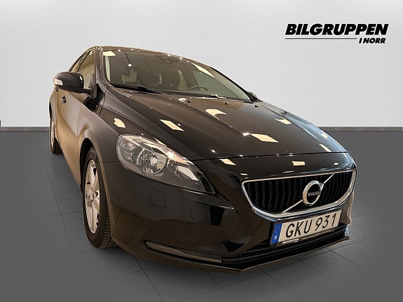 Volvo V40 3 of 15