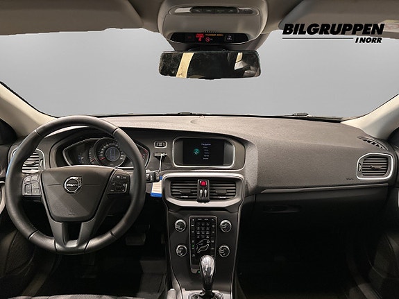 Volvo V40 7 of 15