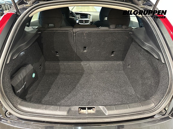 Volvo V40 14 of 15