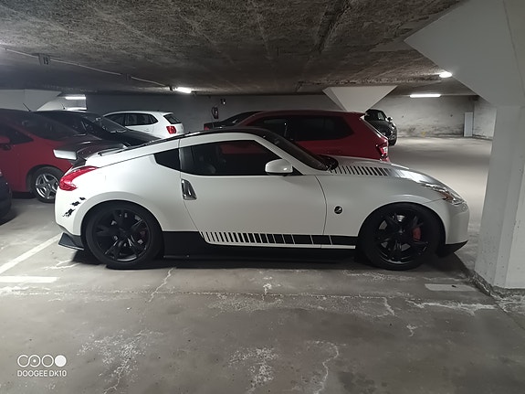 Nissan 370 Z 3 of 6