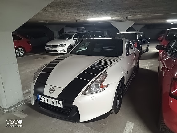 Nissan 370 Z 2 of 6