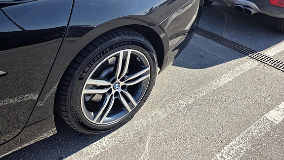 BMW 530e 5 of 9