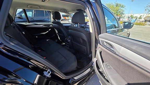 BMW 530e 9 of 9