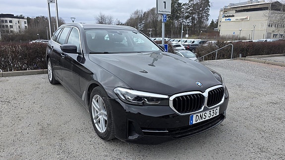 BMW 530e 3 of 9