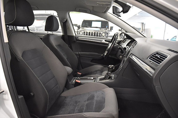 Volkswagen Golf Alltrack 12 of 18