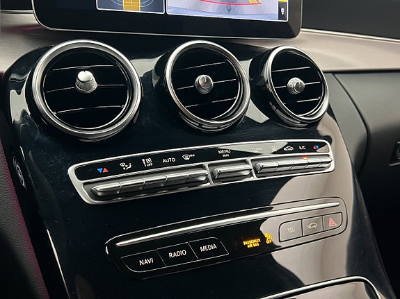 Mercedes-Benz C300 22 of 30