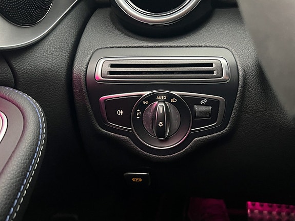Mercedes-Benz C300 13 of 30