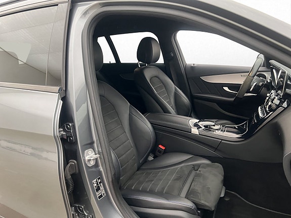 Mercedes-Benz C300 25 of 30