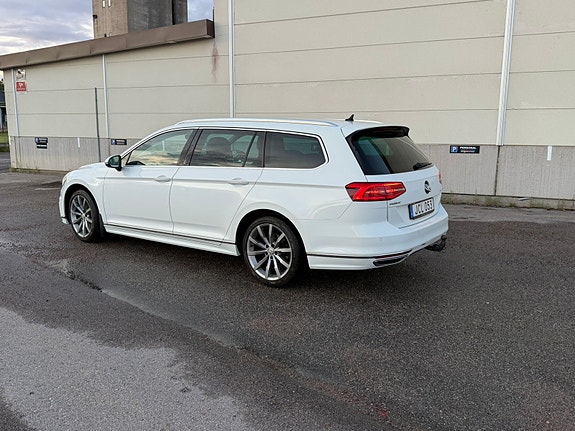 Volkswagen Passat 6 of 25