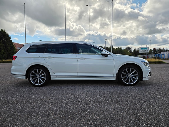 Volkswagen Passat 28 of 30