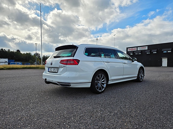 Volkswagen Passat 29 of 30