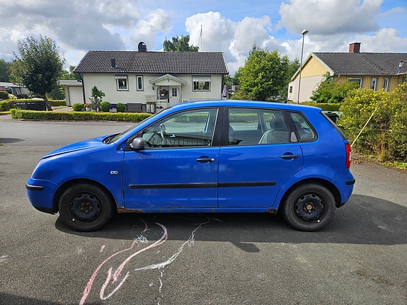 Volkswagen Polo 2 of 9