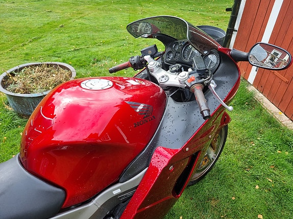 Honda CBR1100XX 3 of 8