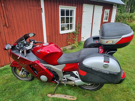 Honda CBR1100XX 7 of 8