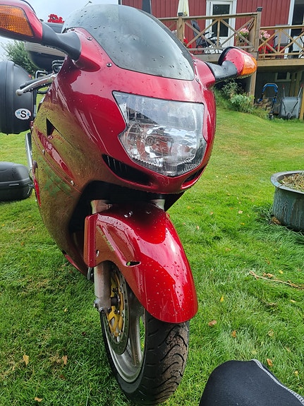 Honda CBR1100XX 6 of 8