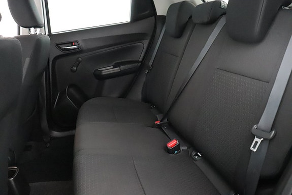 Suzuki Swift 15 of 19