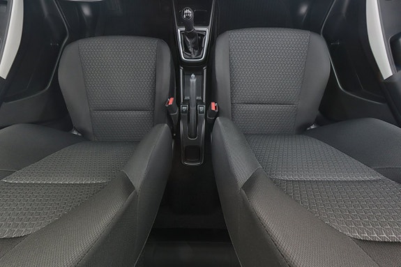 Suzuki Swift 14 of 19