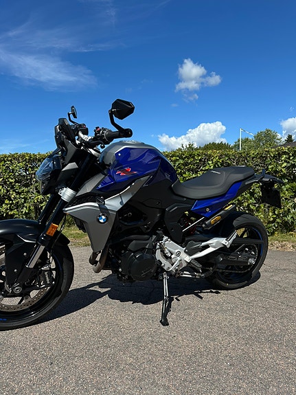 BMW F 900 R 3 of 5