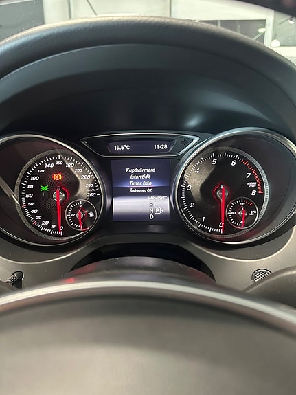 Mercedes-Benz CLA200 14 of 16