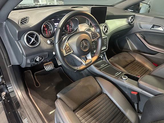 Mercedes-Benz CLA200 7 of 16