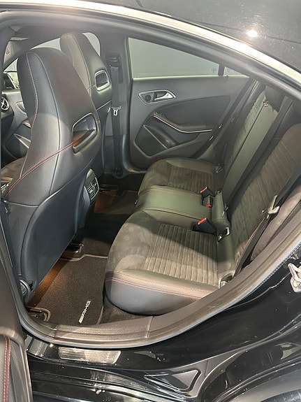 Mercedes-Benz CLA200 8 of 16